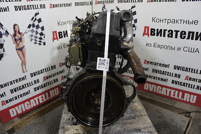 Двигатель вид с боку Mercedes OM 616.963