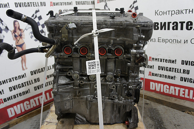 Двигатель вид с боку Toyota 1ZR-FE