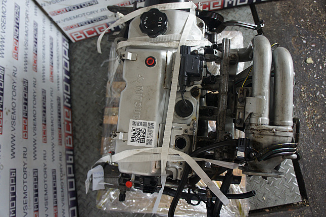 Фотография контрактного двигателя сверху MITSUBISHI 4 G 13   (16 V)