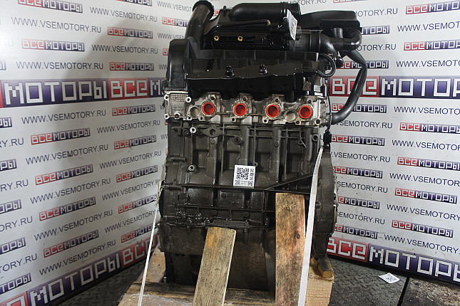 Двигатель вид с боку MERCEDES-BENZ M 166.960