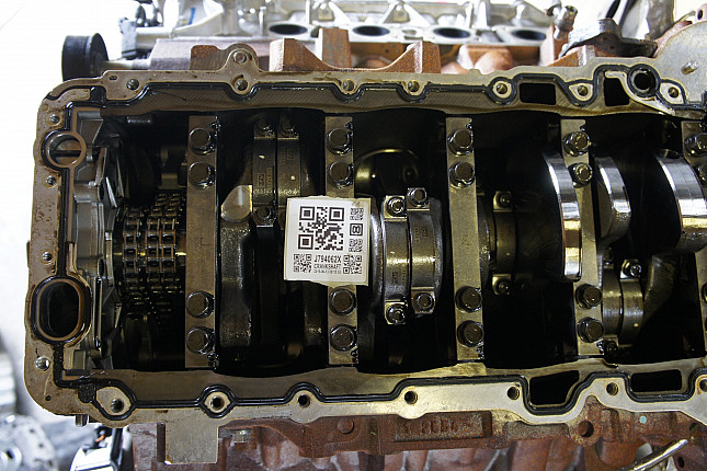 Фотография блока двигателя без поддона (коленвала) Land Rover 448DT