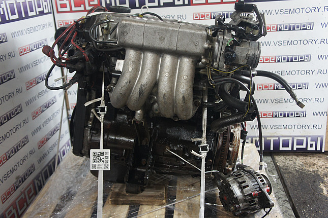 Двигатель вид с боку MITSUBISHI 4G63 