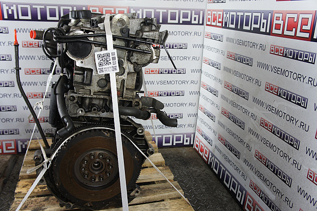 Двигатель вид с боку VOLVO B 4164 S