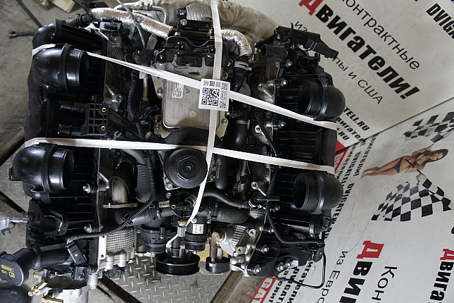 Фотография контрактного двигателя сверху Land Rover 448DT