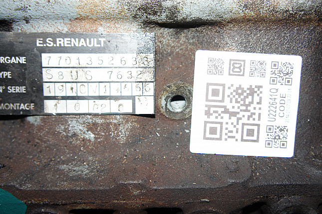 Номер двигателя и фотография площадки RENAULT S8U 762