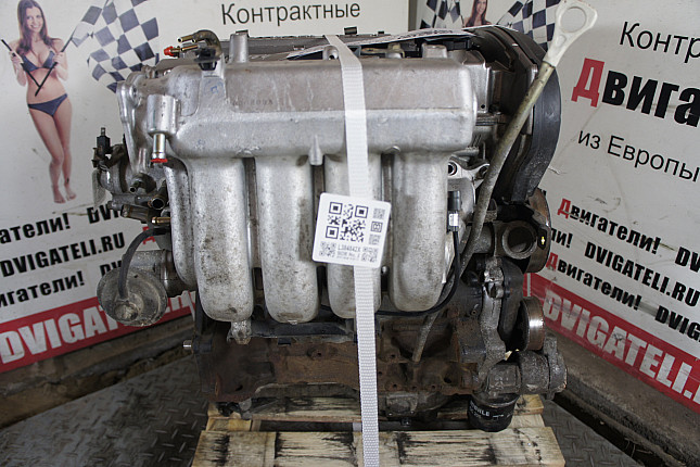 Двигатель вид с боку Mitsubishi 4G63 (DOHC 16V)