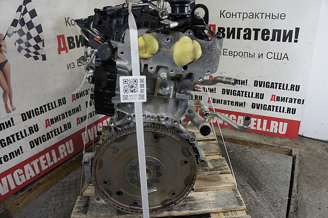 Двигатель вид с боку Volvo D 5244 T17