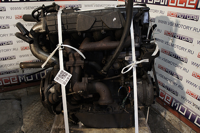 Двигатель вид с боку FIAT 8140.27