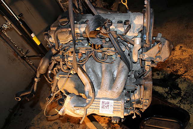Фотография контрактного двигателя сверху Lexus 1MZ-FE