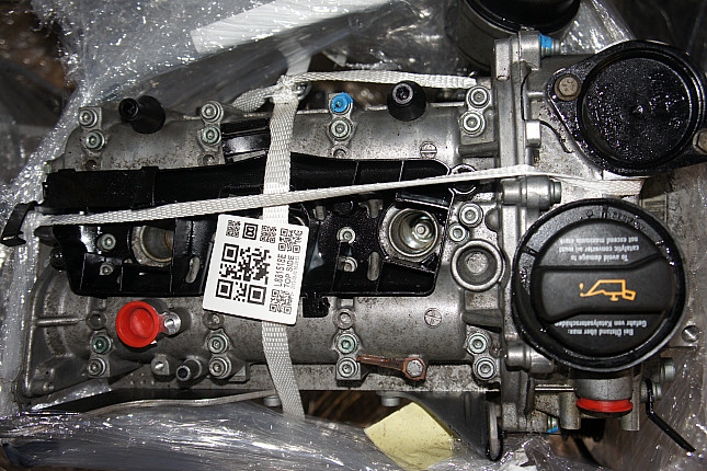 Фотография контрактного двигателя сверху VW AZQ
