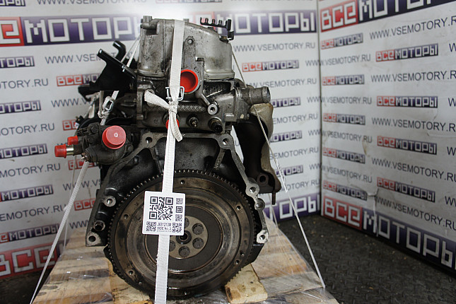 Двигатель вид с боку HONDA D14A8