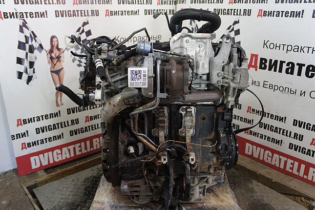 Двигатель вид с боку Opel M9R 780
