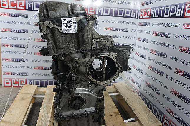 Двигатель вид с боку MERCEDES-BENZ OM 601.970