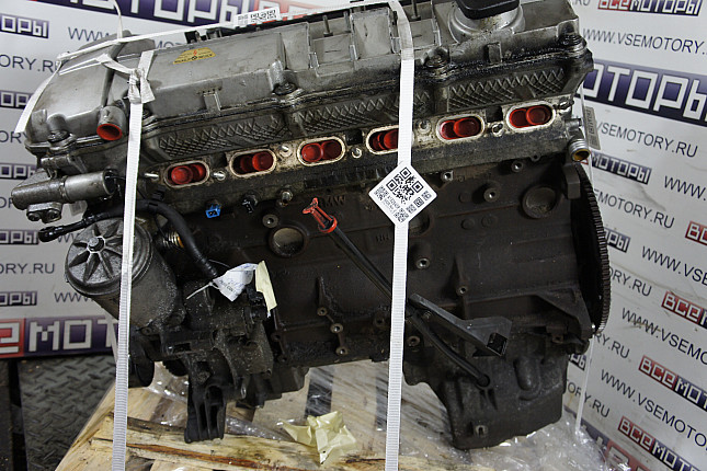 Двигатель вид с боку BMW M 50 B 25 (256S2)