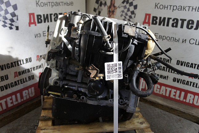 Двигатель вид с боку Honda D14A8