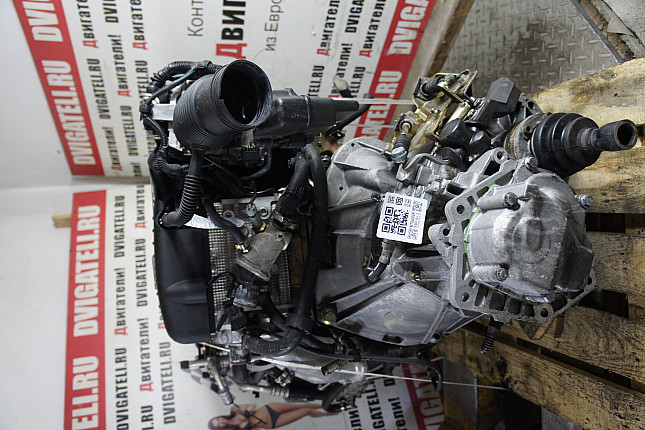 Двигатель вид с боку Lancia 182 B7.000 + МКПП