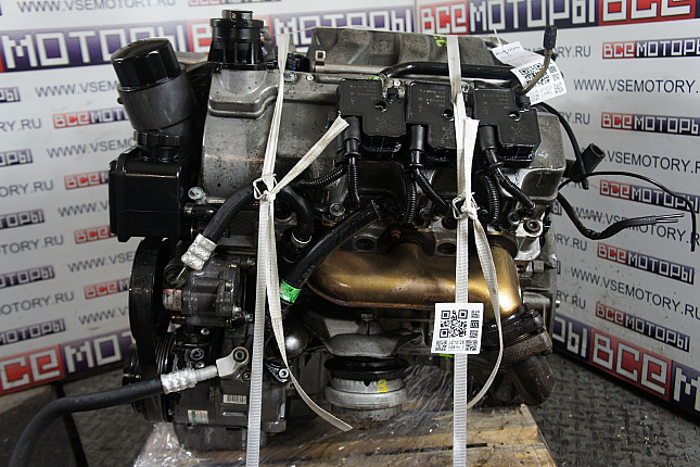 Двигатель вид с боку MERCEDES-BENZ M 112.911