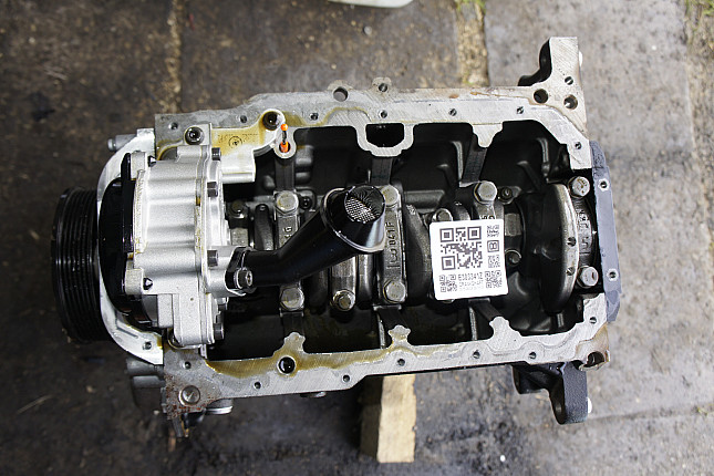 Фотография блока двигателя без поддона (коленвала) VW CDGA