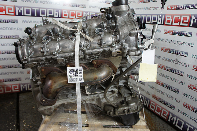 Двигатель вид с боку MERCEDES-BENZ M 272.967