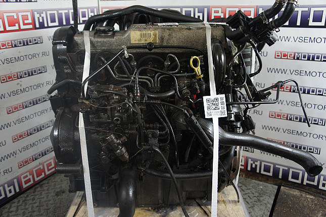 Двигатель вид с боку FORD RTJ
