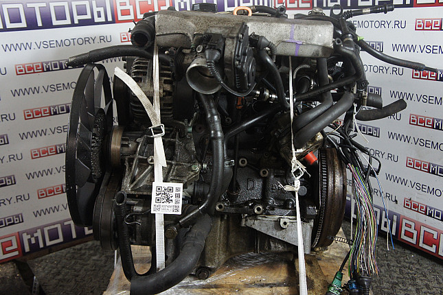 Двигатель вид с боку AUDI AEB (МКПП)