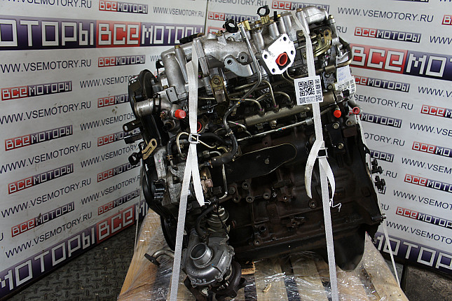 Двигатель вид с боку MITSUBISHI 4D56U