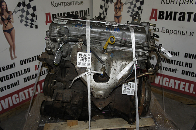 Двигатель вид с боку Nissan GA16DE