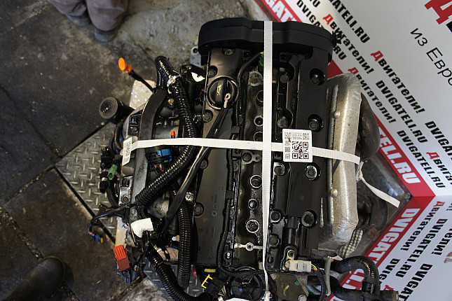 Фотография контрактного двигателя сверху Citroen 3FZ (EW12J4)