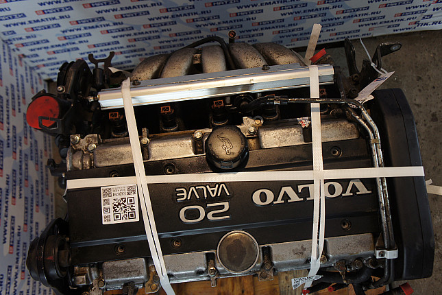 Фотография контрактного двигателя сверху VOLVO B 5254 S