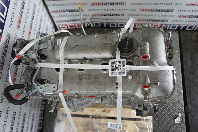 Фотография контрактного двигателя сверху TOYOTA 2ZR-FAE