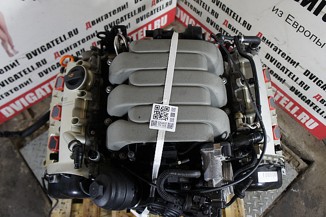 Фотография контрактного двигателя сверху Audi AUK