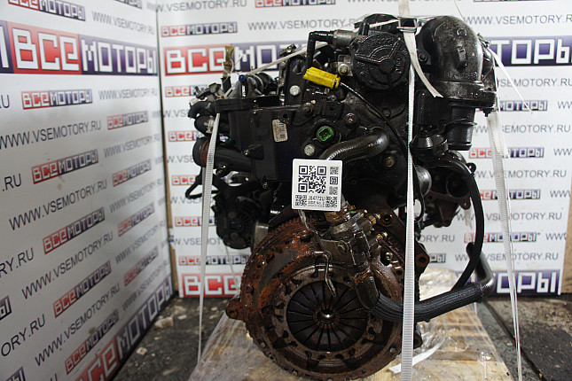 Двигатель вид с боку Citroen RHY (DW10TD)