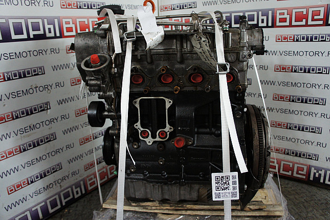 Двигатель вид с боку VW CAXA