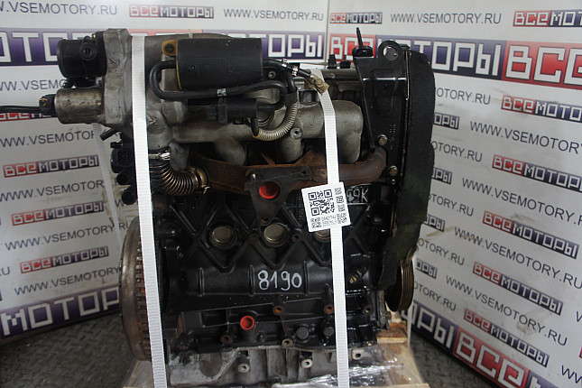 Двигатель вид с боку RENAULT F9Q 750