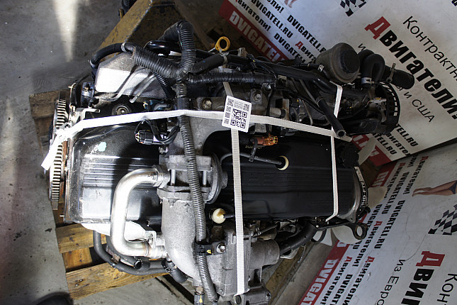 Фотография контрактного двигателя сверху Toyota 1HD-FTE