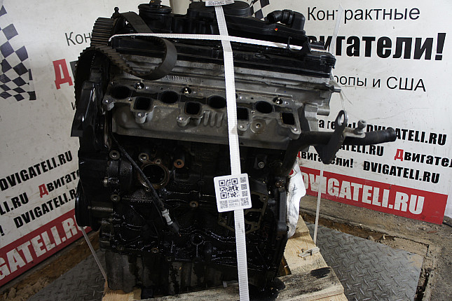 Двигатель вид с боку Audi CAGA
