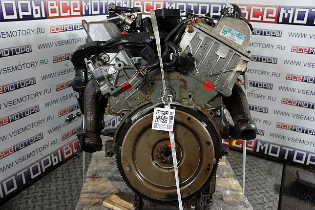 Двигатель вид с боку FORD США SOHC 4l