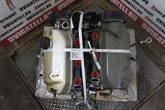 Фотография контрактного двигателя сверху Mitsubishi 6G72 (SOHC 12V)