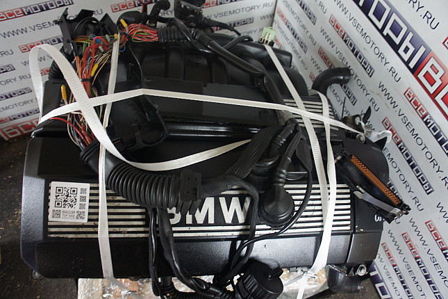 Фотография контрактного двигателя сверху BMW M 52 B 25 (256S3)