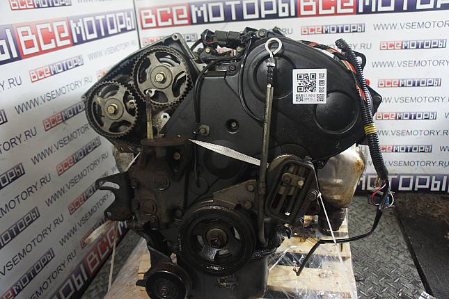 Двигатель вид с боку MITSUBISHI 6A12 