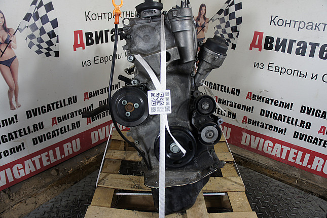Двигатель вид с боку Skoda BME