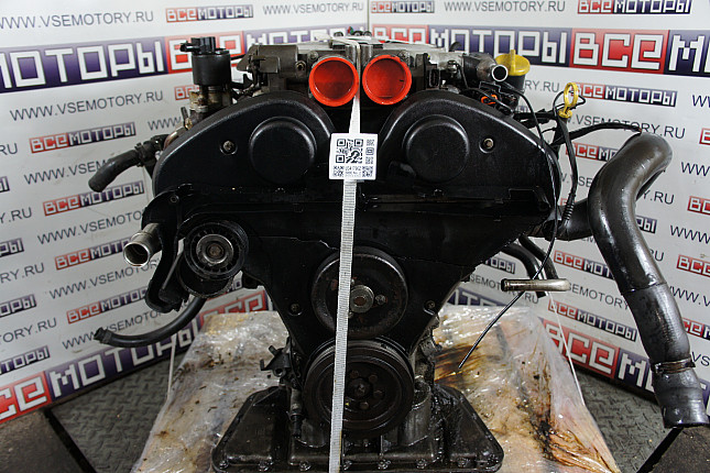Двигатель вид с боку OPEL X 25 XE