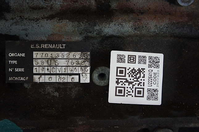 Номер двигателя и фотография площадки RENAULT S8U 762