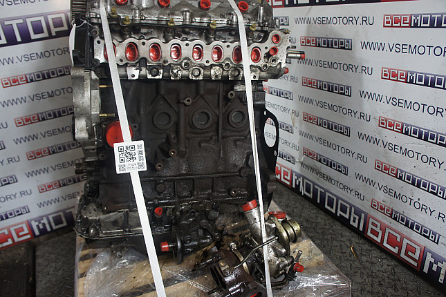 Двигатель вид с боку TOYOTA 1CD-FTV