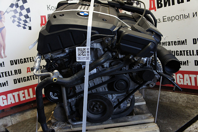 Двигатель вид с боку BMW N52 B30 A