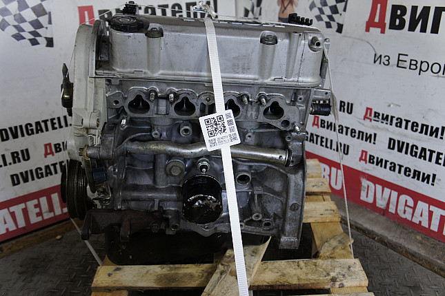 Двигатель вид с боку Honda D14A3