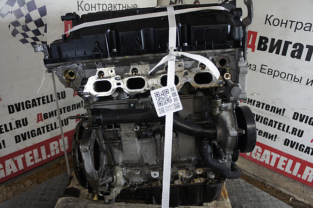 Двигатель вид с боку Peugeot PSA5F01