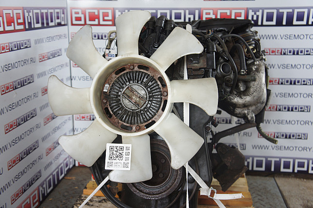 Двигатель вид с боку Mitsubishi 4G63 (DOHC 16V)