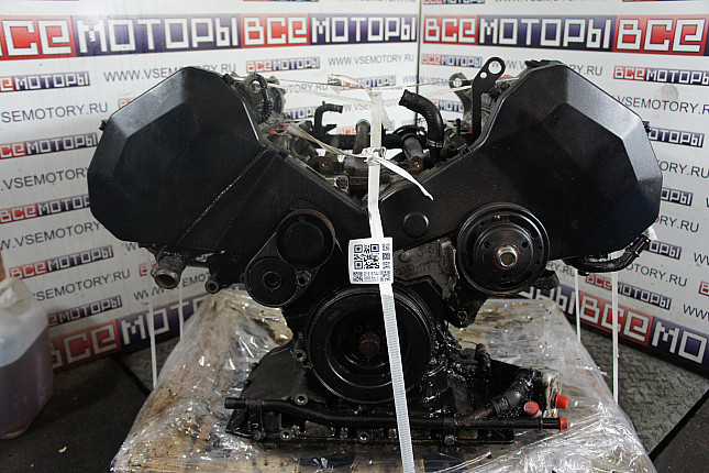 Двигатель вид с боку AUDI AGA
