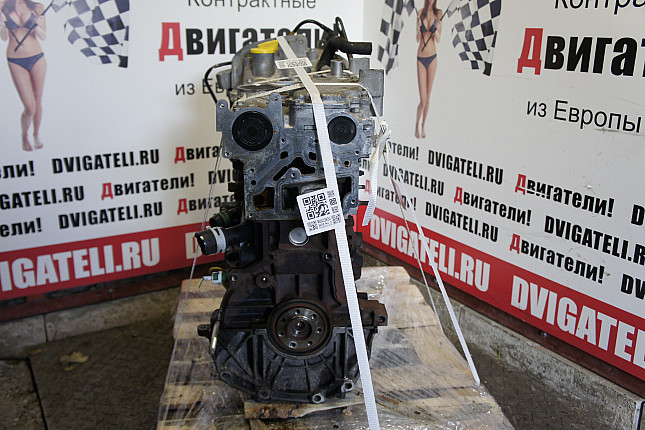 Двигатель вид с боку Renault K4J 750
